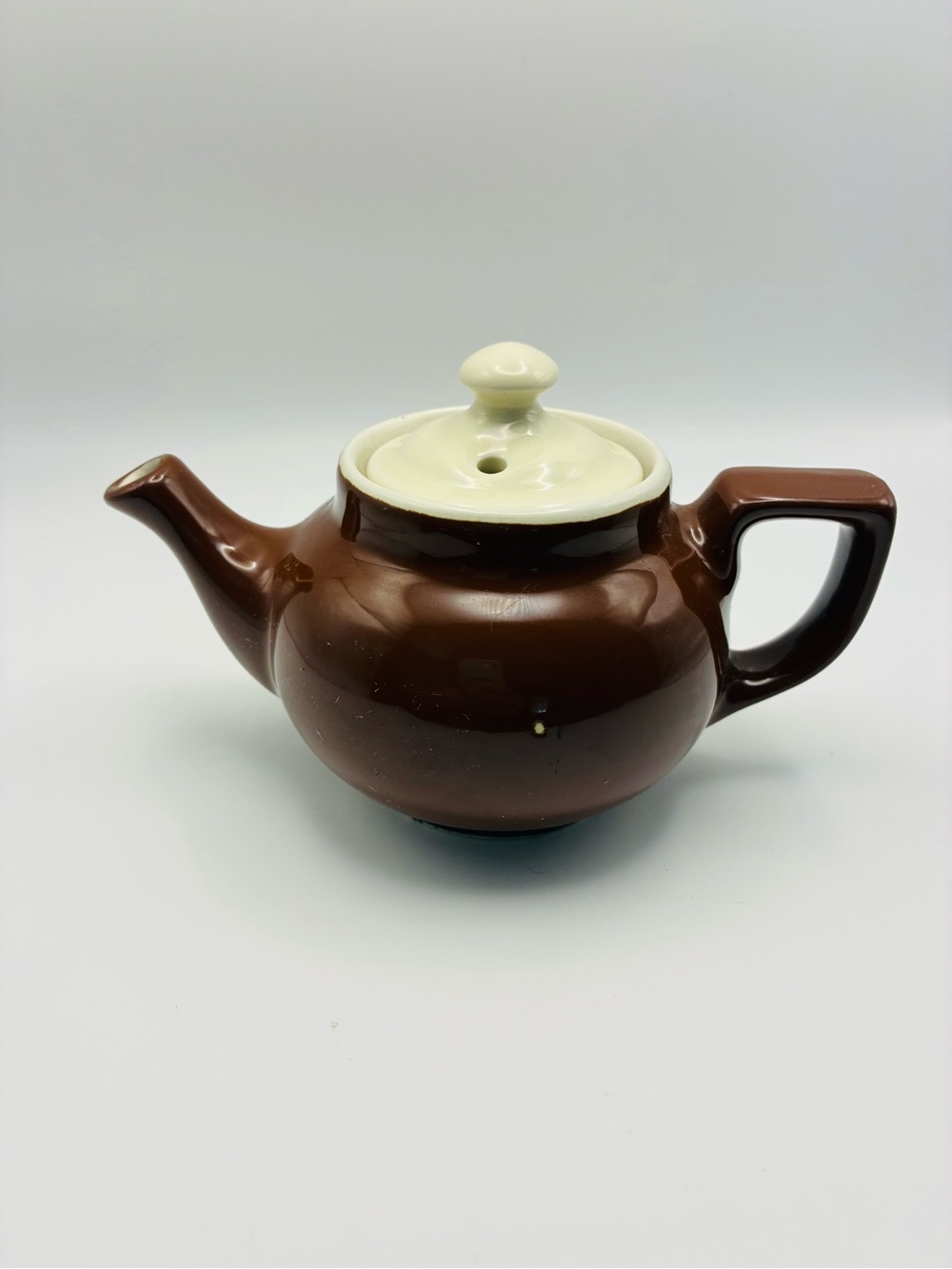 Hall 1950’s tea pot made in USA brown and white